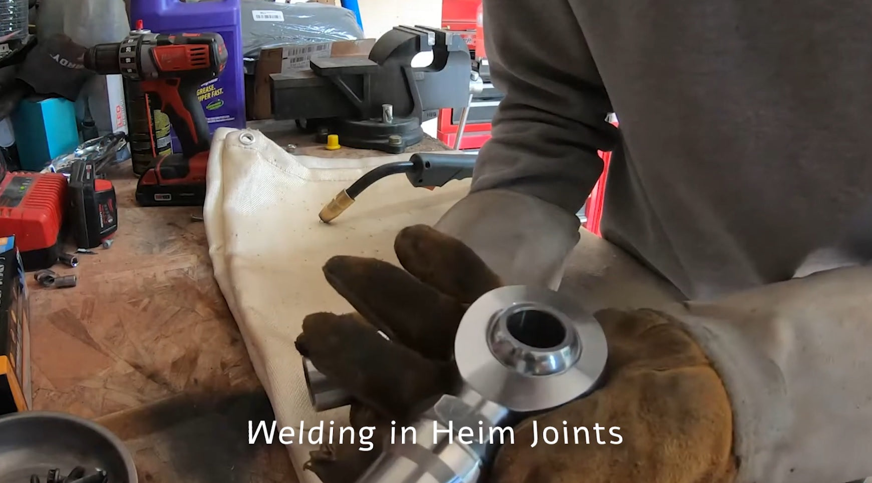Load video: Welding in heim joints